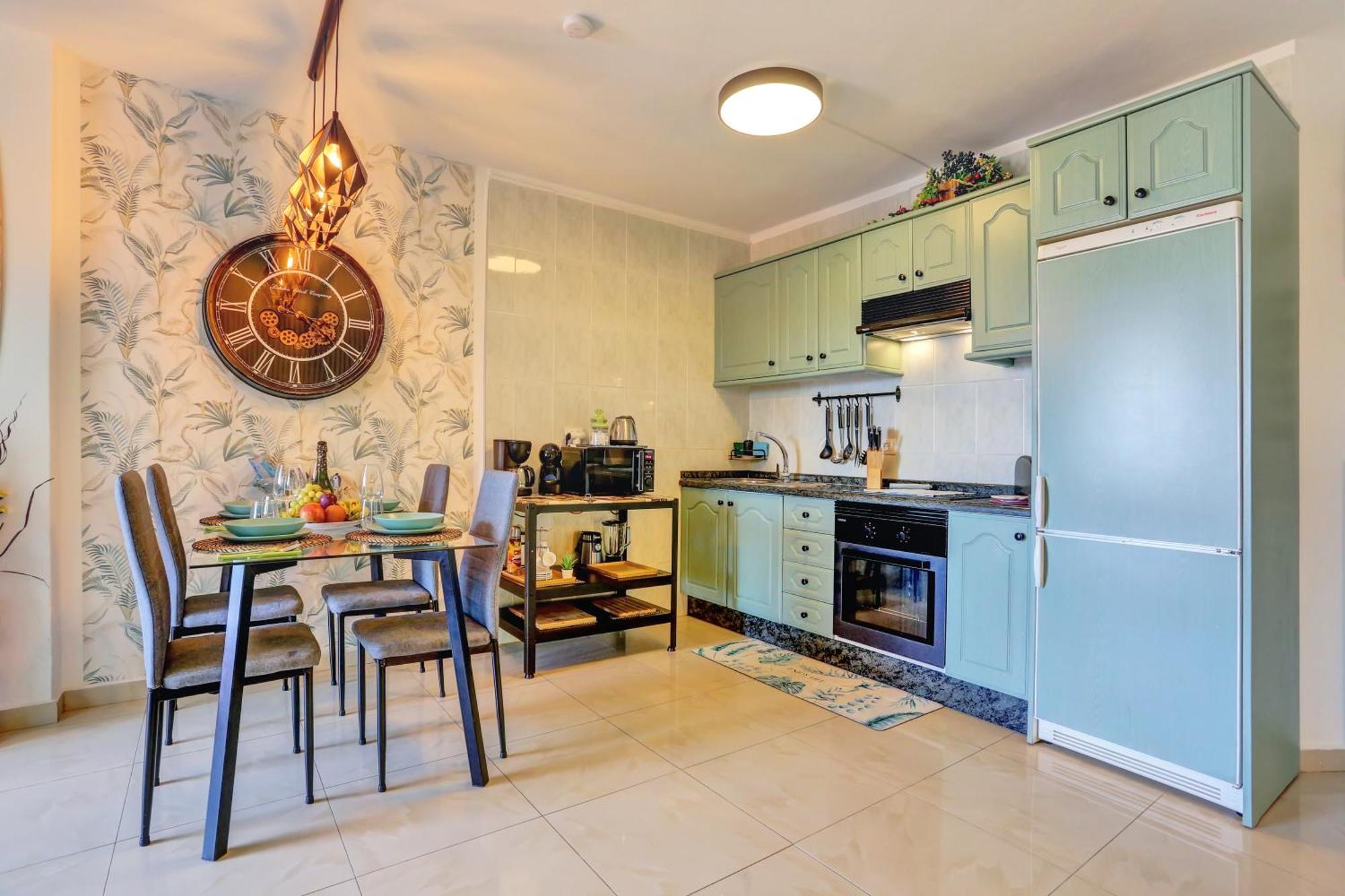 Luxory Dreamy Sunset, Seafront, Direct Access To The Promenade,Wifi,Pool,Free Parking Apartment Los Cristianos  Exterior foto